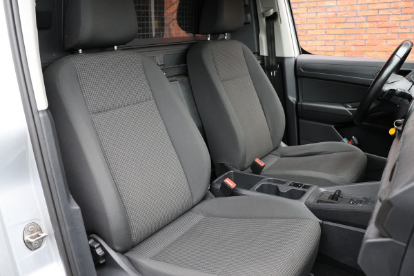 Volkswagen Caddy Cargo 2.0 TDI 185 PK DSG | Marge | BTW Vrij | AV Edition | Navigatie | CarPlay | MF Stuur | F1 Flippers | Cruise control | DAB | Spoilerkit | Nieuwe APK | NL Auto