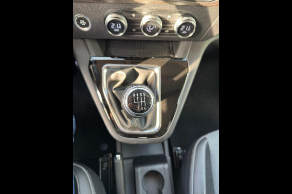 Renault Kangoo TCe 130 Techno Navi / LM velgen / P-sensoren & camera / Clima