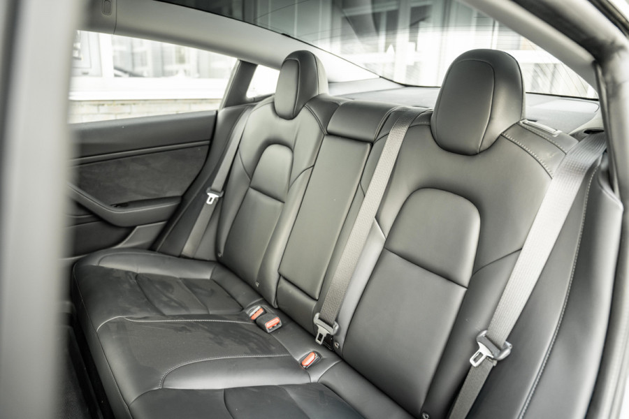 Tesla Model 3 Performance AWD 75 kWh Tijdelijke Black friday deal, nu van 29750.- voor 28750.-