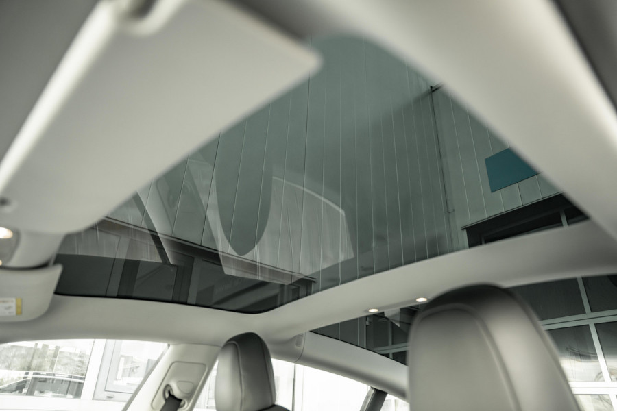 Tesla Model 3 Performance AWD 75 kWh Tijdelijke Black friday deal, nu van 29750.- voor 28750.-