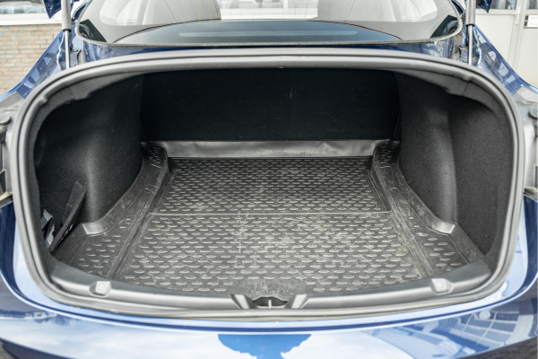 Tesla Model 3 Performance AWD 75 kWh Tijdelijke Black friday deal, nu van 29750.- voor 28750.-