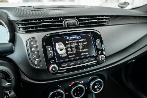 Alfa Romeo Giulietta 1.6 JTDm Super | Tijdelijke Black friday deal, nu van 12.950.- voor 11.650.