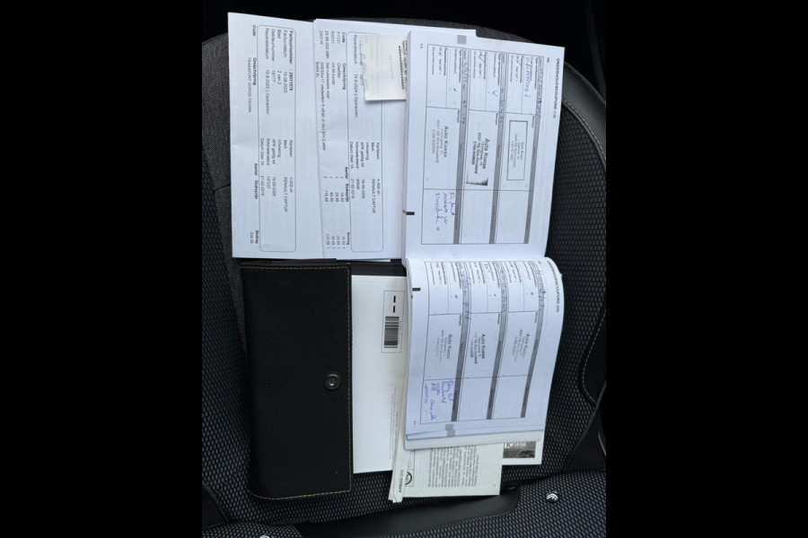 Renault Captur TCe 90 Intens Navi / P-sensoren & camera / Clima / LM velgen