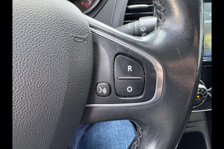 Renault Captur TCe 90 Intens Navi / P-sensoren & camera / Clima / LM velgen