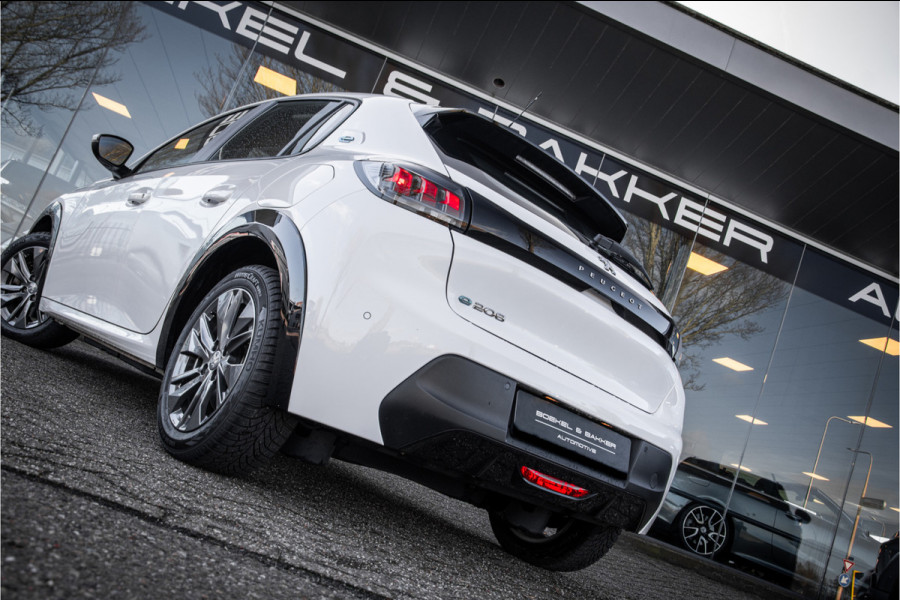 Peugeot e-208 EV Allure 50 kWh ** Camera ** Stoelverwarming ** Rijbereik tot 340km (WLTP)