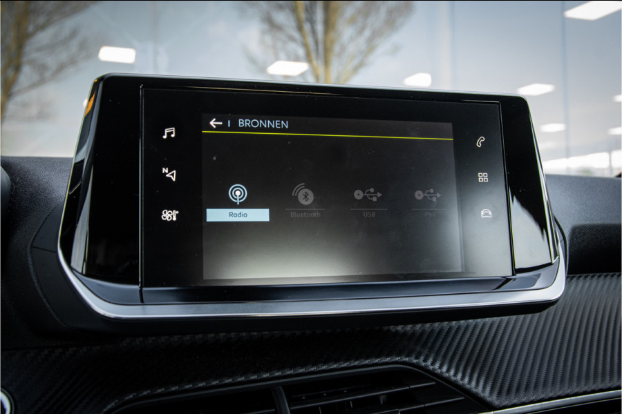 Peugeot e-208 EV Allure 50 kWh ** Camera ** Stoelverwarming ** Rijbereik tot 340km (WLTP)