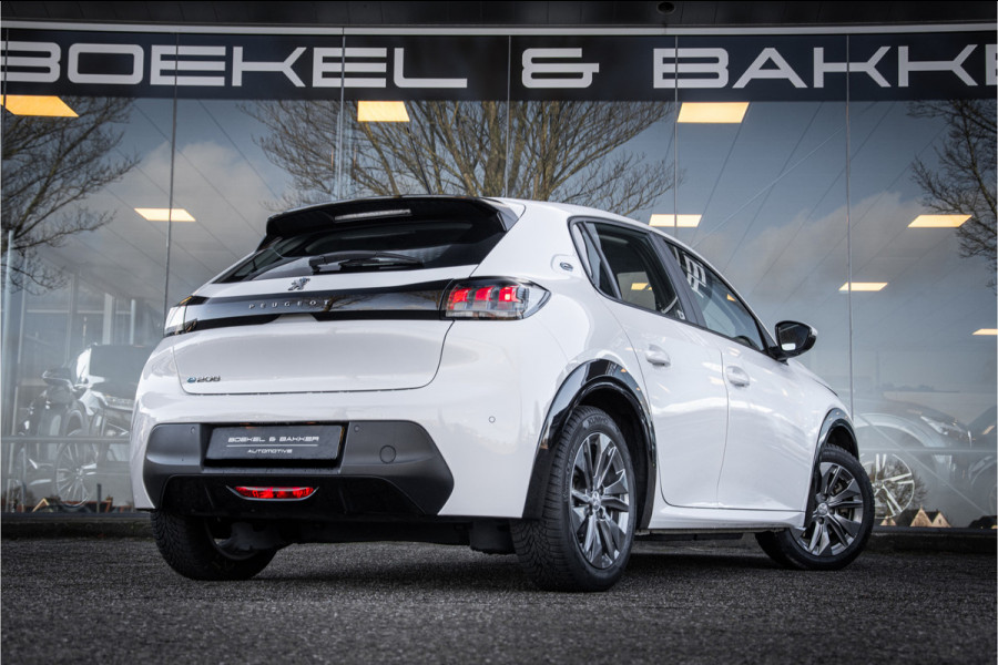 Peugeot e-208 EV Allure 50 kWh ** Camera ** Stoelverwarming ** Rijbereik tot 340km (WLTP)