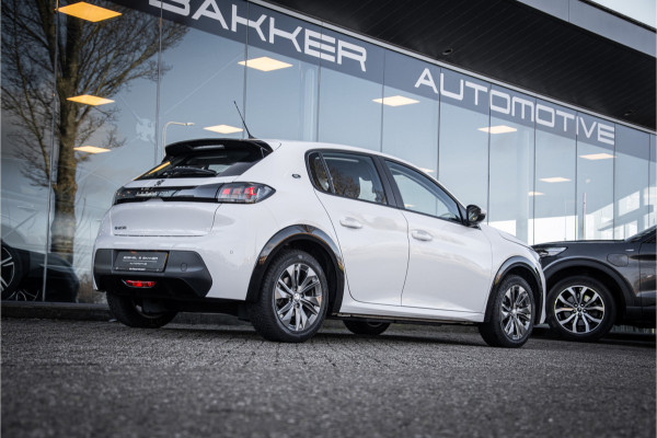 Peugeot e-208 EV Allure 50 kWh ** Camera ** Stoelverwarming ** Rijbereik tot 340km (WLTP)