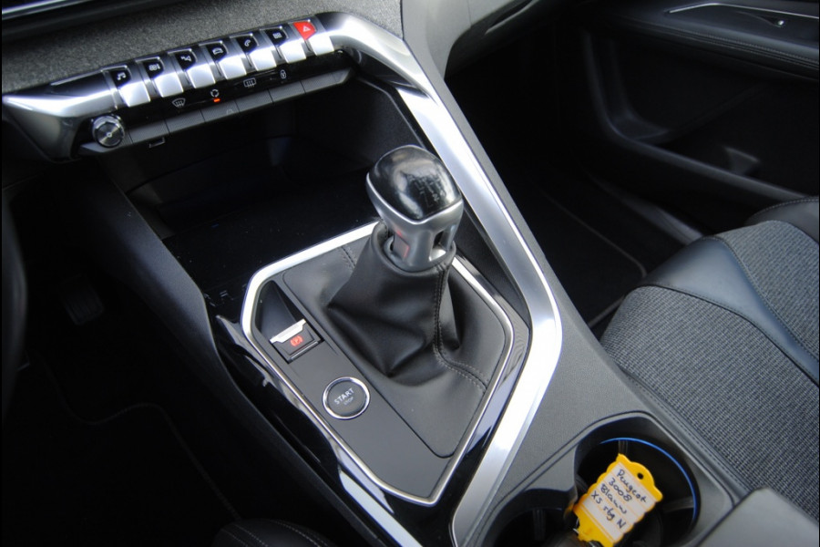 Peugeot 3008 1.2 PureTech Allure || Apple Carplay! Trekhaak