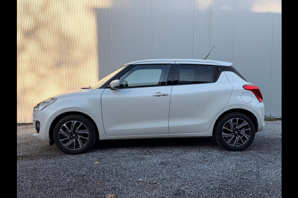 Suzuki Swift 1.2 Stijl Smart Hybrid ACC Camera Carplay Navi Stoelverw Xenon Parelmoer KM: 22.900 !!!