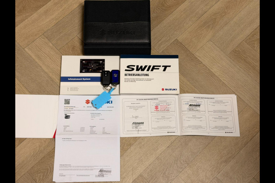 Suzuki Swift 1.2 Stijl Smart Hybrid ACC Camera Carplay Navi Stoelverw Xenon Parelmoer KM: 22.900 !!!