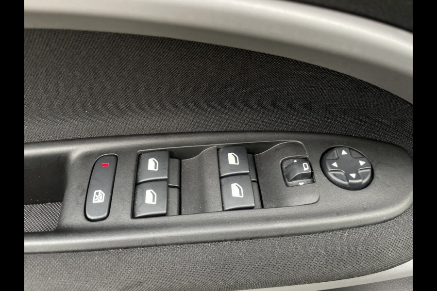 Jeep Avenger 1.2 Longitude | parkeersensoren rijdende auto niet altijd aanwezig