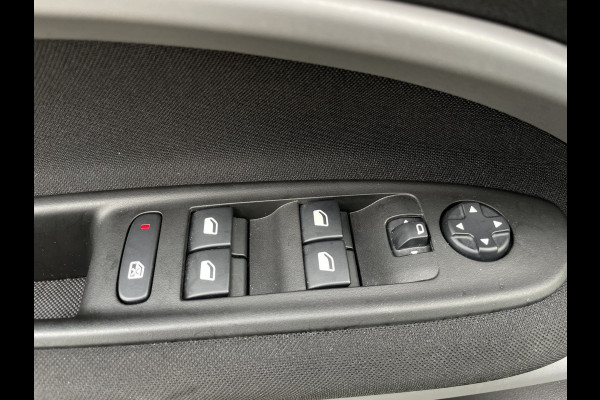 Jeep Avenger 1.2 Longitude | parkeersensoren rijdende auto niet altijd aanwezig