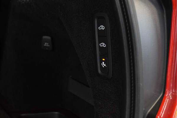 Volvo XC90 2.0 T8 Twin Engine AWD Inscription R-Design 7-Pers. / Luchtvering/ Virtual Cockpit/ Panoramadak/ Trekhaak/