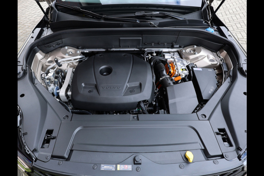 Volvo XC90 T8 AWD Ultra Dark | Direct rijden - Luchtvering - Trekhaak - Bowers&Wilkins