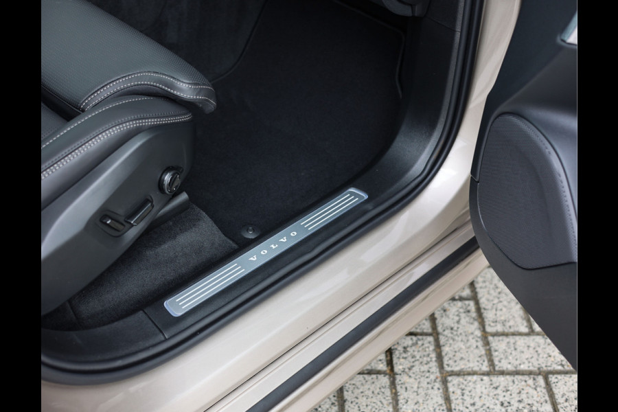 Volvo XC90 T8 AWD Ultra Dark | Direct rijden - Luchtvering - Trekhaak - Bowers&Wilkins