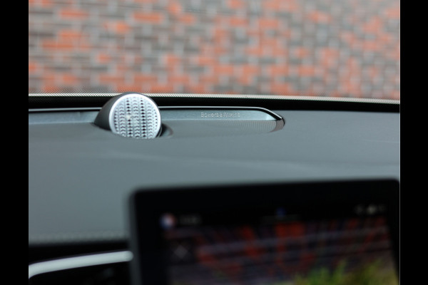 Volvo XC90 T8 AWD Ultra Dark | Direct rijden - Luchtvering - Trekhaak - Bowers&Wilkins