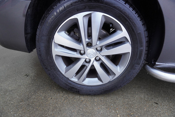 Peugeot Expert 227S 2.0 BlueHDI 180 Premium Pack Automaat nr.V101 | Airco | Cruise | Navi | Camera