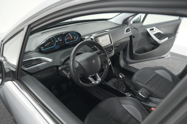 Peugeot 2008 PureTech 110 Allure | Trekhaak | Apple Carplay | Parkeersensoren | Navigatie