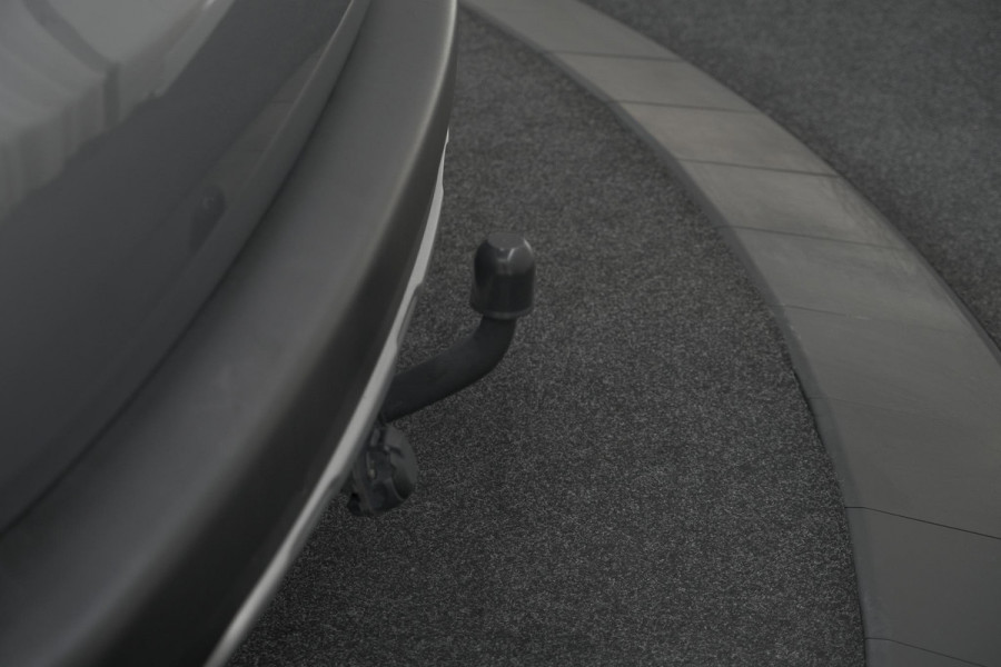 Peugeot 2008 PureTech 110 Allure | Trekhaak | Apple Carplay | Parkeersensoren | Navigatie