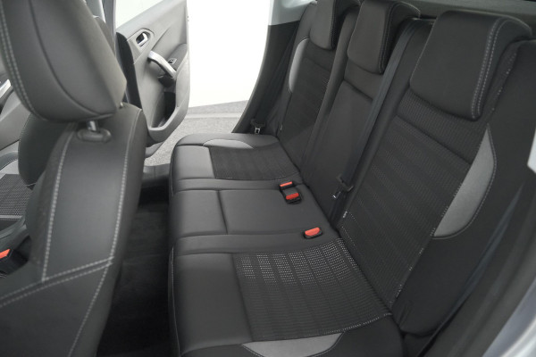 Peugeot 2008 PureTech 110 Allure | Trekhaak | Apple Carplay | Parkeersensoren | Navigatie