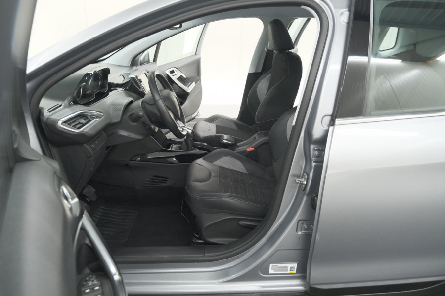 Peugeot 2008 PureTech 110 Allure | Trekhaak | Apple Carplay | Parkeersensoren | Navigatie