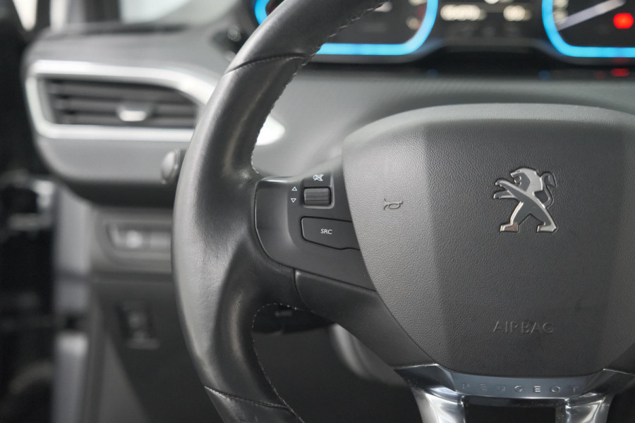 Peugeot 2008 PureTech 110 Allure | Trekhaak | Apple Carplay | Parkeersensoren | Navigatie