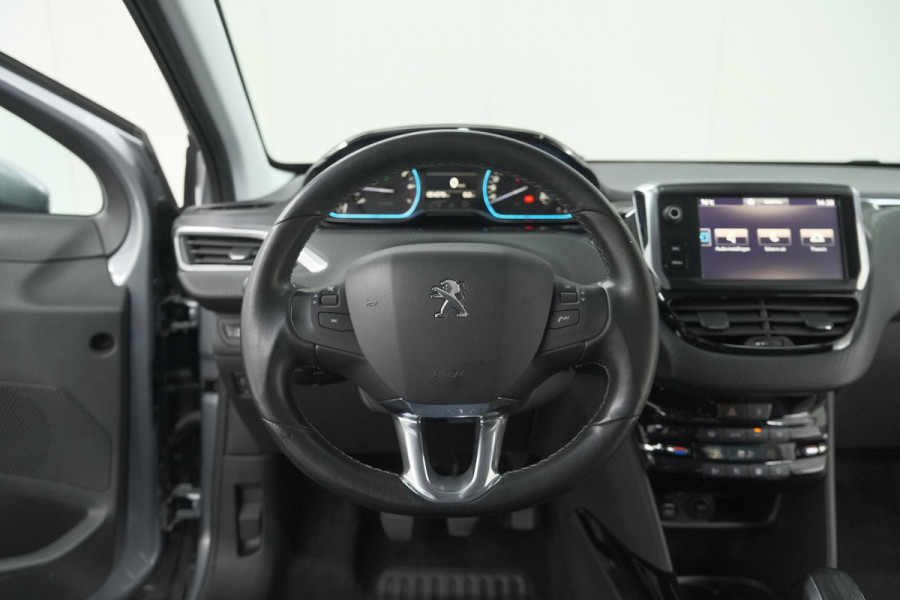 Peugeot 2008 PureTech 110 Allure | Trekhaak | Apple Carplay | Parkeersensoren | Navigatie
