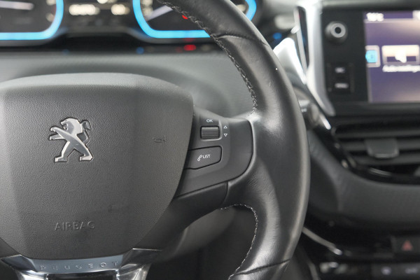 Peugeot 2008 PureTech 110 Allure | Trekhaak | Apple Carplay | Parkeersensoren | Navigatie