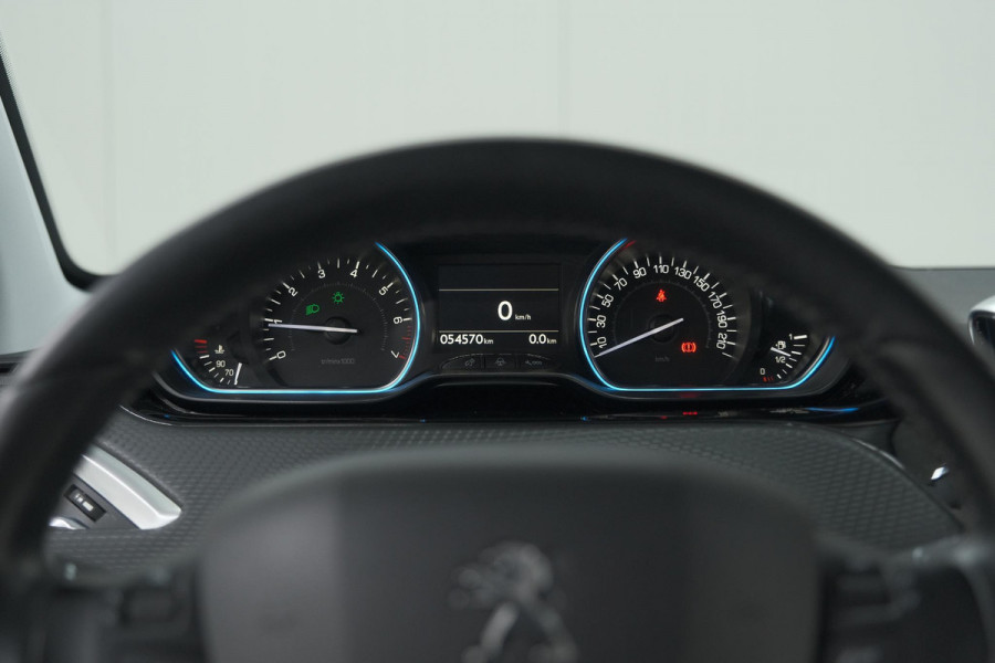 Peugeot 2008 PureTech 110 Allure | Trekhaak | Apple Carplay | Parkeersensoren | Navigatie