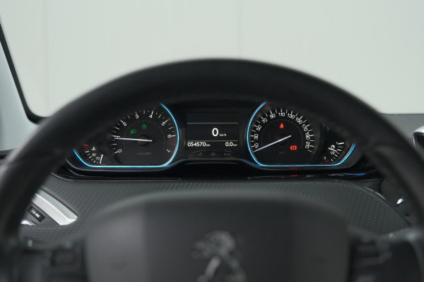 Peugeot 2008 PureTech 110 Allure | Trekhaak | Apple Carplay | Parkeersensoren | Navigatie