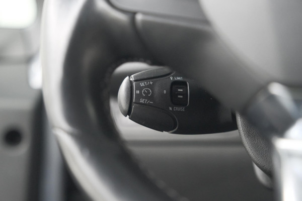 Peugeot 2008 PureTech 110 Allure | Trekhaak | Apple Carplay | Parkeersensoren | Navigatie