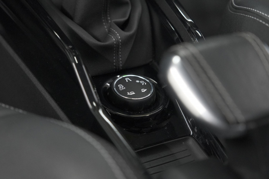 Peugeot 2008 PureTech 110 Allure | Trekhaak | Apple Carplay | Parkeersensoren | Navigatie