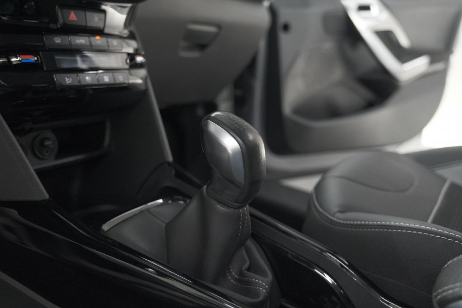 Peugeot 2008 PureTech 110 Allure | Trekhaak | Apple Carplay | Parkeersensoren | Navigatie
