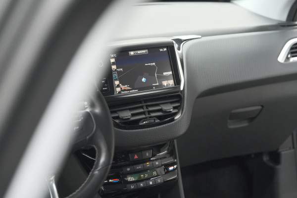 Peugeot 2008 PureTech 110 Allure | Trekhaak | Apple Carplay | Parkeersensoren | Navigatie