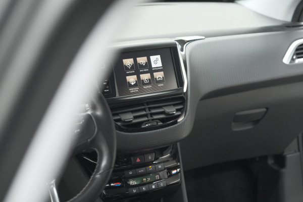 Peugeot 2008 PureTech 110 Allure | Trekhaak | Apple Carplay | Parkeersensoren | Navigatie
