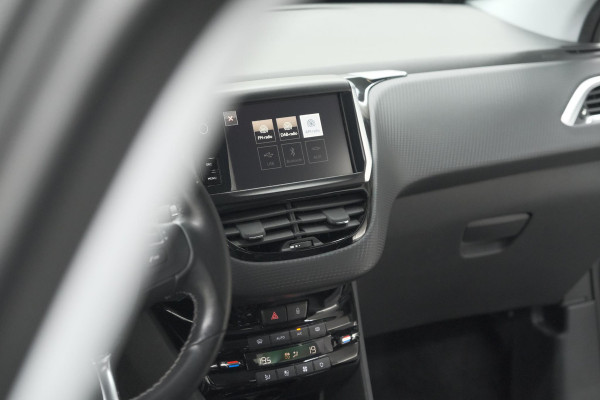 Peugeot 2008 PureTech 110 Allure | Trekhaak | Apple Carplay | Parkeersensoren | Navigatie