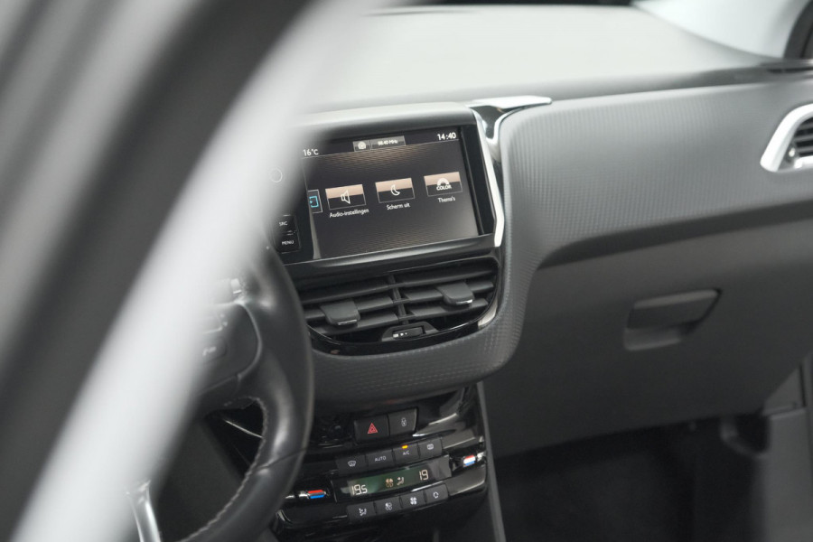Peugeot 2008 PureTech 110 Allure | Trekhaak | Apple Carplay | Parkeersensoren | Navigatie