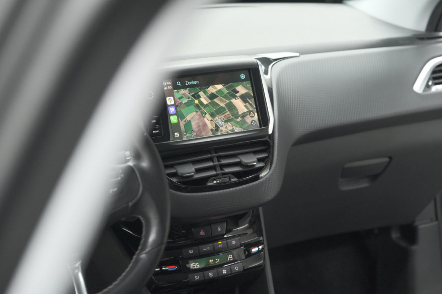 Peugeot 2008 PureTech 110 Allure | Trekhaak | Apple Carplay | Parkeersensoren | Navigatie