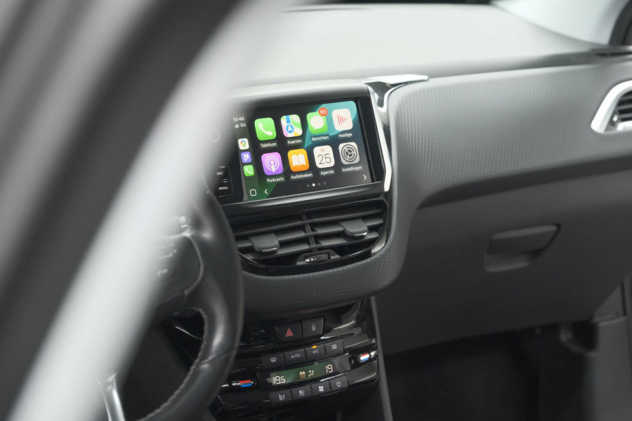 Peugeot 2008 PureTech 110 Allure | Trekhaak | Apple Carplay | Parkeersensoren | Navigatie