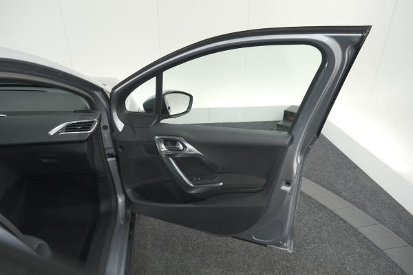 Peugeot 2008 PureTech 110 Allure | Trekhaak | Apple Carplay | Parkeersensoren | Navigatie