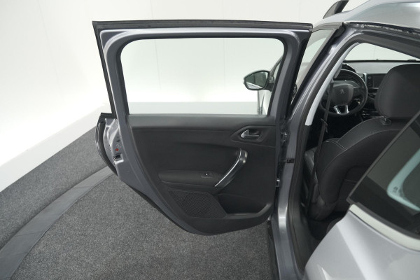Peugeot 2008 PureTech 110 Allure | Trekhaak | Apple Carplay | Parkeersensoren | Navigatie