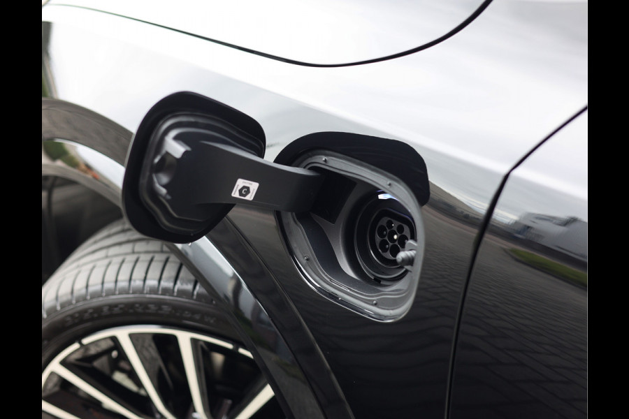 Volvo XC90 T8 AWD Ultra Dark | Direct beschikbaar - luchtvering - trekhaak