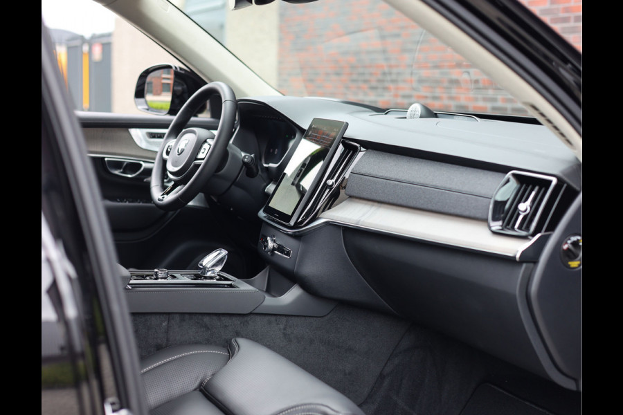 Volvo XC90 T8 AWD Ultra Dark | Direct beschikbaar - luchtvering - trekhaak