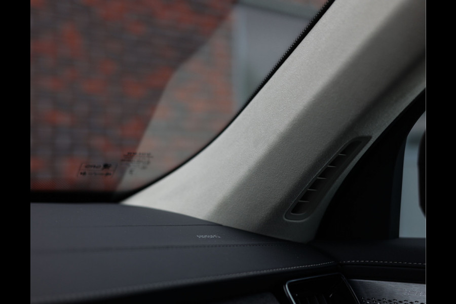 Volvo XC90 T8 AWD Ultra Dark | Direct beschikbaar - luchtvering - trekhaak