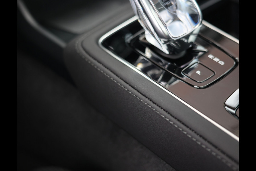 Volvo XC90 T8 AWD Ultra Dark | Direct beschikbaar - luchtvering - trekhaak