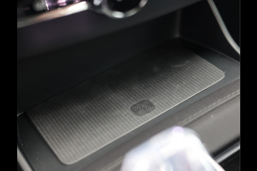 Volvo XC90 T8 AWD Ultra Dark | Direct beschikbaar - luchtvering - trekhaak