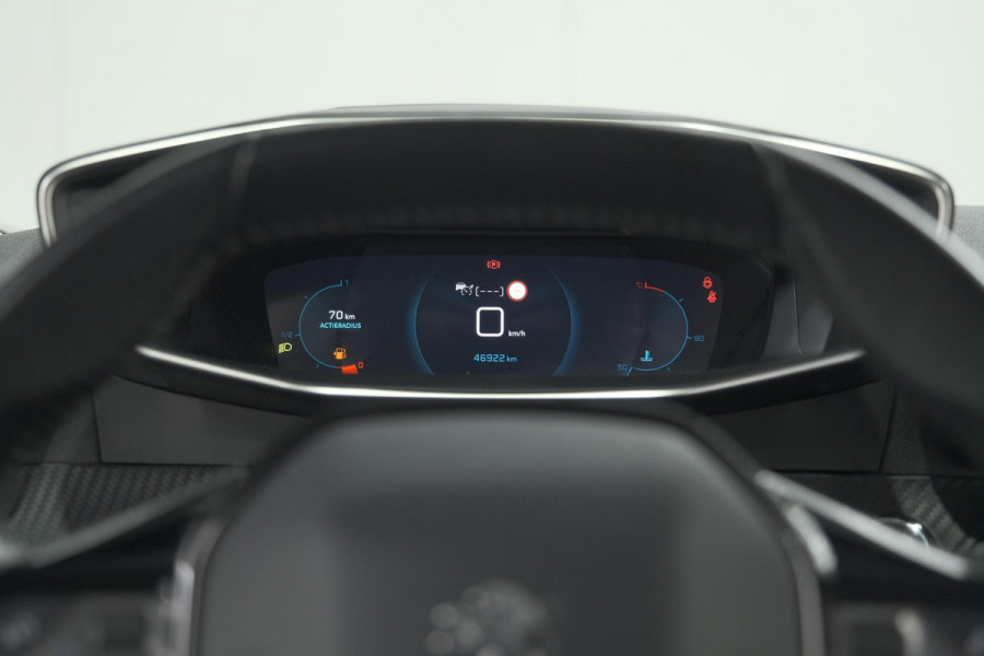 Peugeot 2008 PureTech 130 Allure | Trekhaak | Camera | Stoelverwarming | Adaptieve Cruise Control