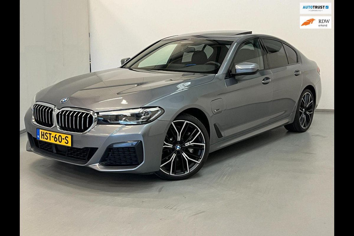 BMW 5 Serie 530e M Sport / Schuifdak / BTW / 20" LM / CarPlay