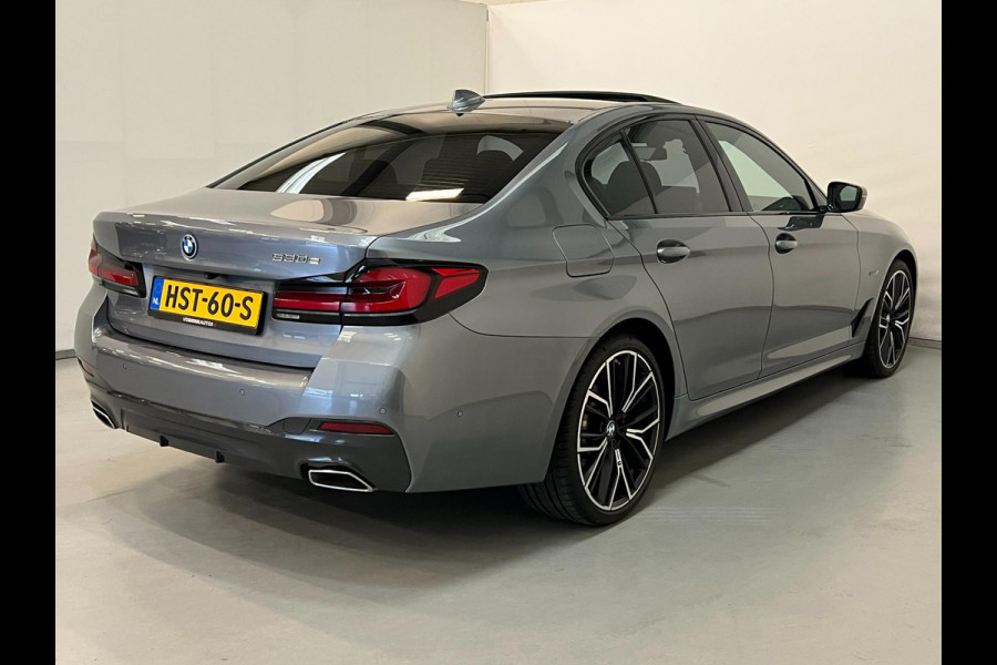 BMW 5 Serie 530e M Sport / Schuifdak / BTW / 20" LM / CarPlay